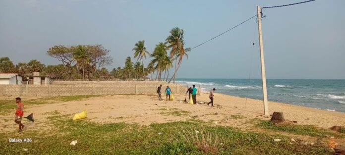 Point Pedro Pradeshiya Sabha beach cleanup Vadamarachchi East
